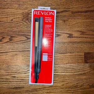 Brand new revlon straightener